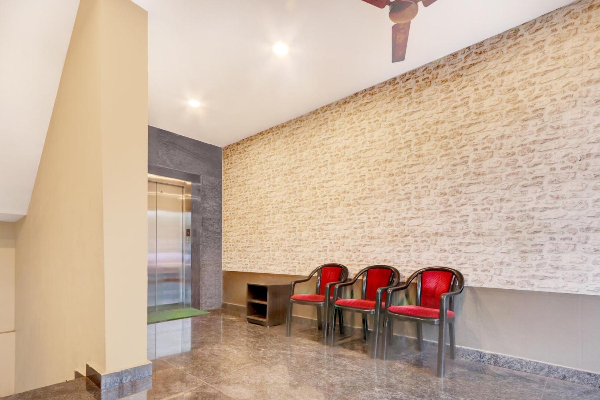 Super Townhouse Daba Garden Road Hotel Visakhapatnam Exterior photo